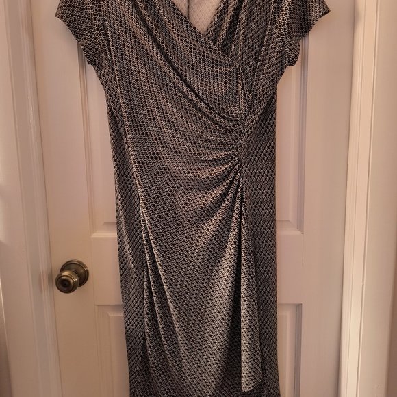 Talbots Geometric Print Dress - B/W - Size Medium (M) - Picture 2 of 9